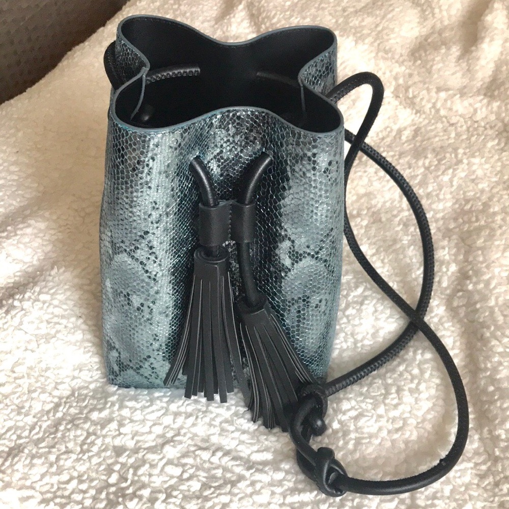 Bucket purse